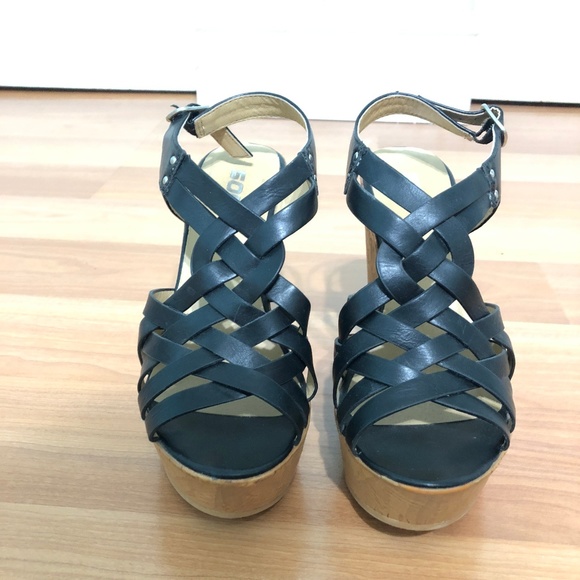 Black Wedges - Picture 2 of 5